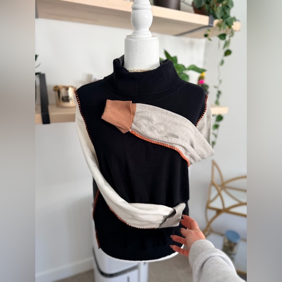 Aaeda Colorblock Sweater - Picture 3 of 6